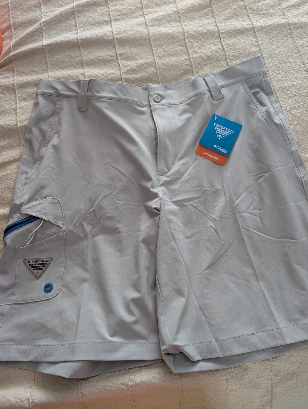 Columbia Men’s Light Gray Cargo Shorts New With Tags
